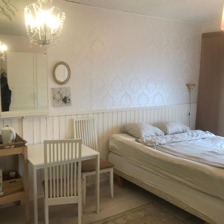 Puutaloasunto 1.8 Km Turun Aurajoelta Apartamento Turku Exterior foto